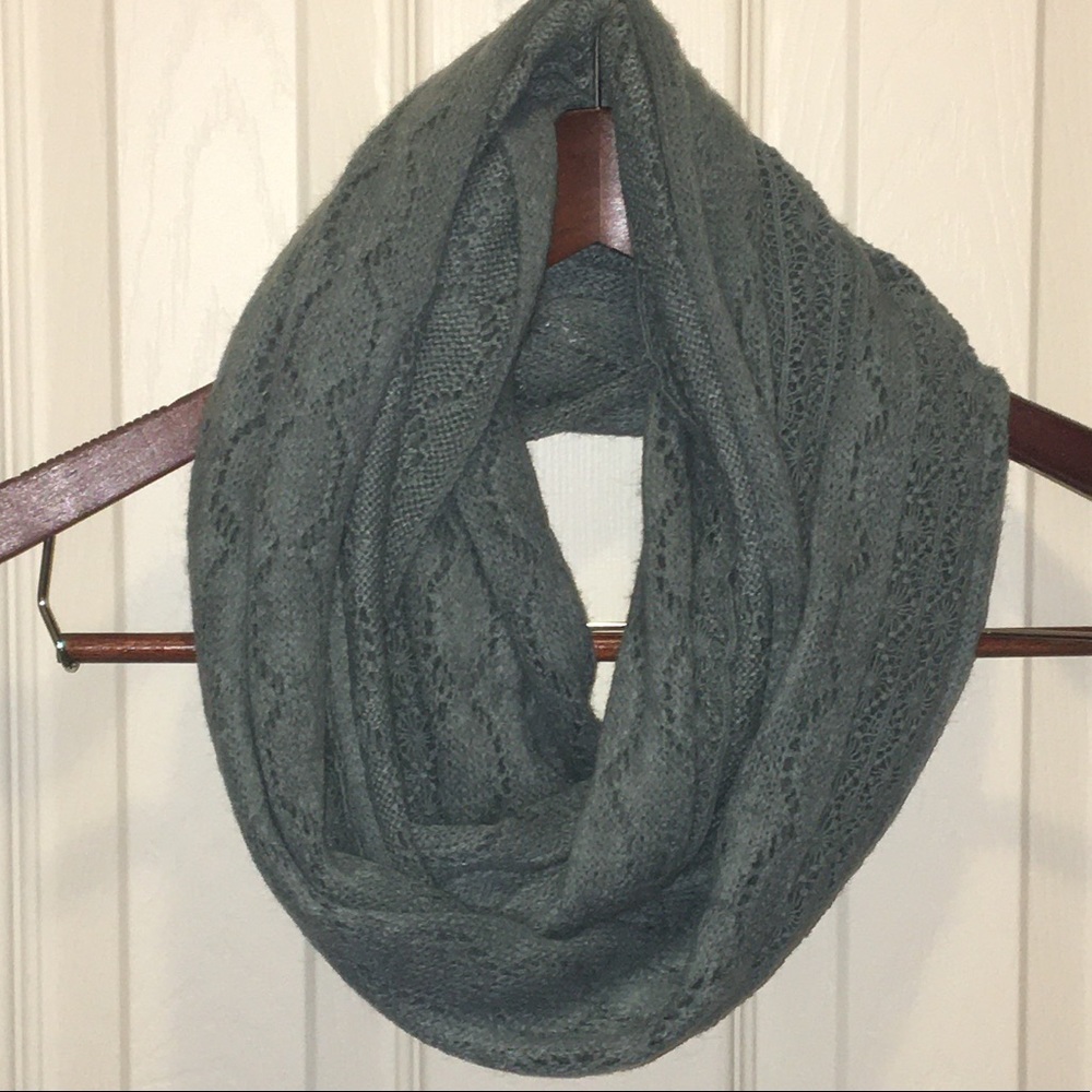 Vanity Infinity Scarfs - Picture 4 of 5